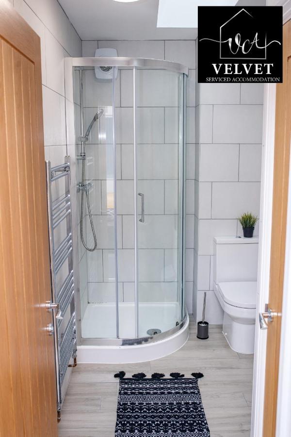 Apartmán 1 Bed House , Free Wifi,Free Parking,Leasure,Business Swansea Exteriér fotografie