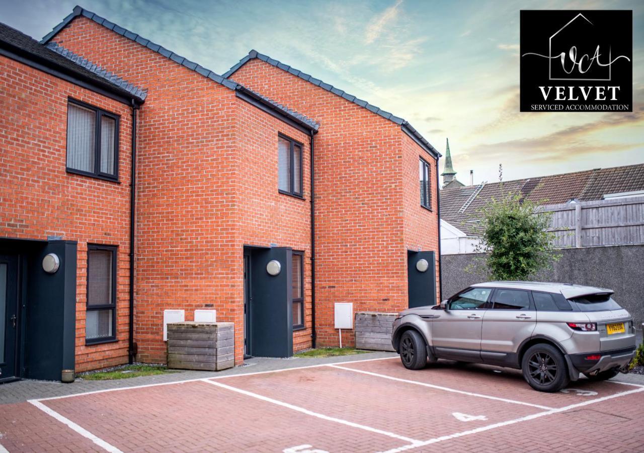 Apartmán 1 Bed House , Free Wifi,Free Parking,Leasure,Business Swansea Exteriér fotografie