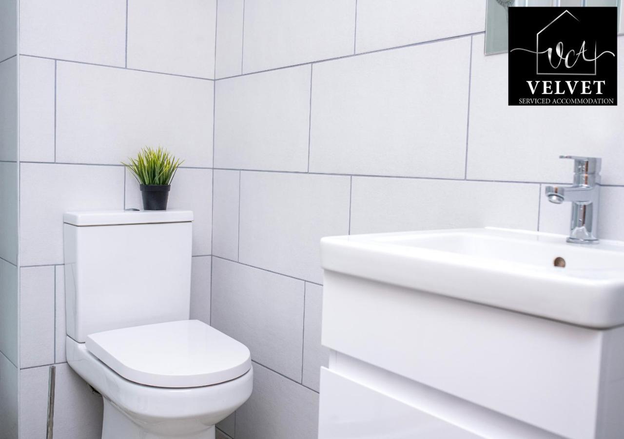 Apartmán 1 Bed House , Free Wifi,Free Parking,Leasure,Business Swansea Exteriér fotografie