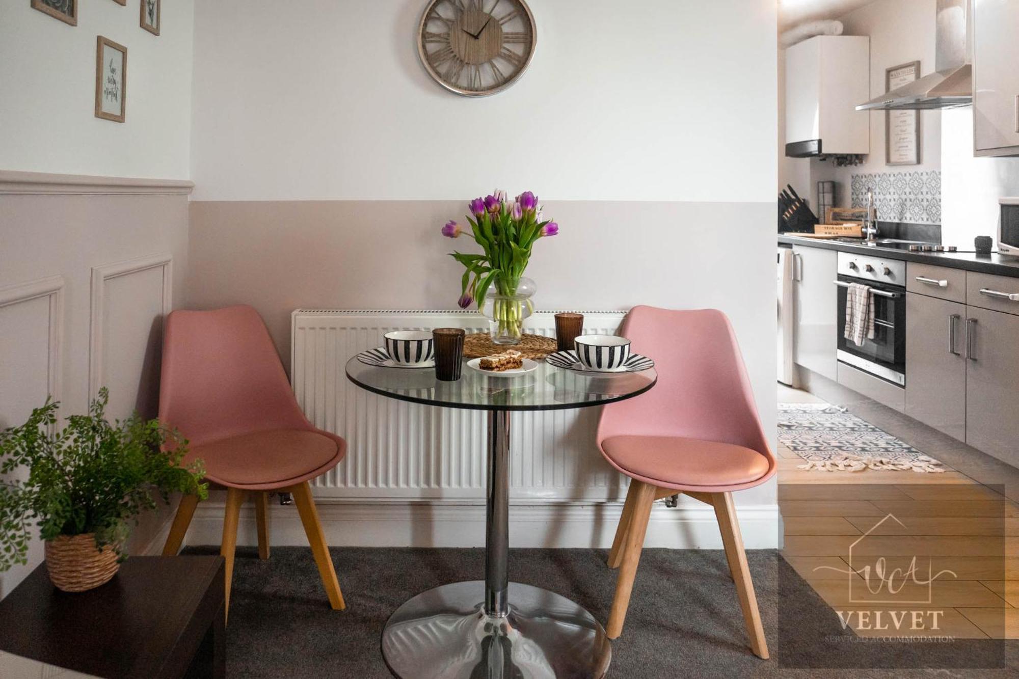 Apartmán 1 Bed House , Free Wifi,Free Parking,Leasure,Business Swansea Exteriér fotografie
